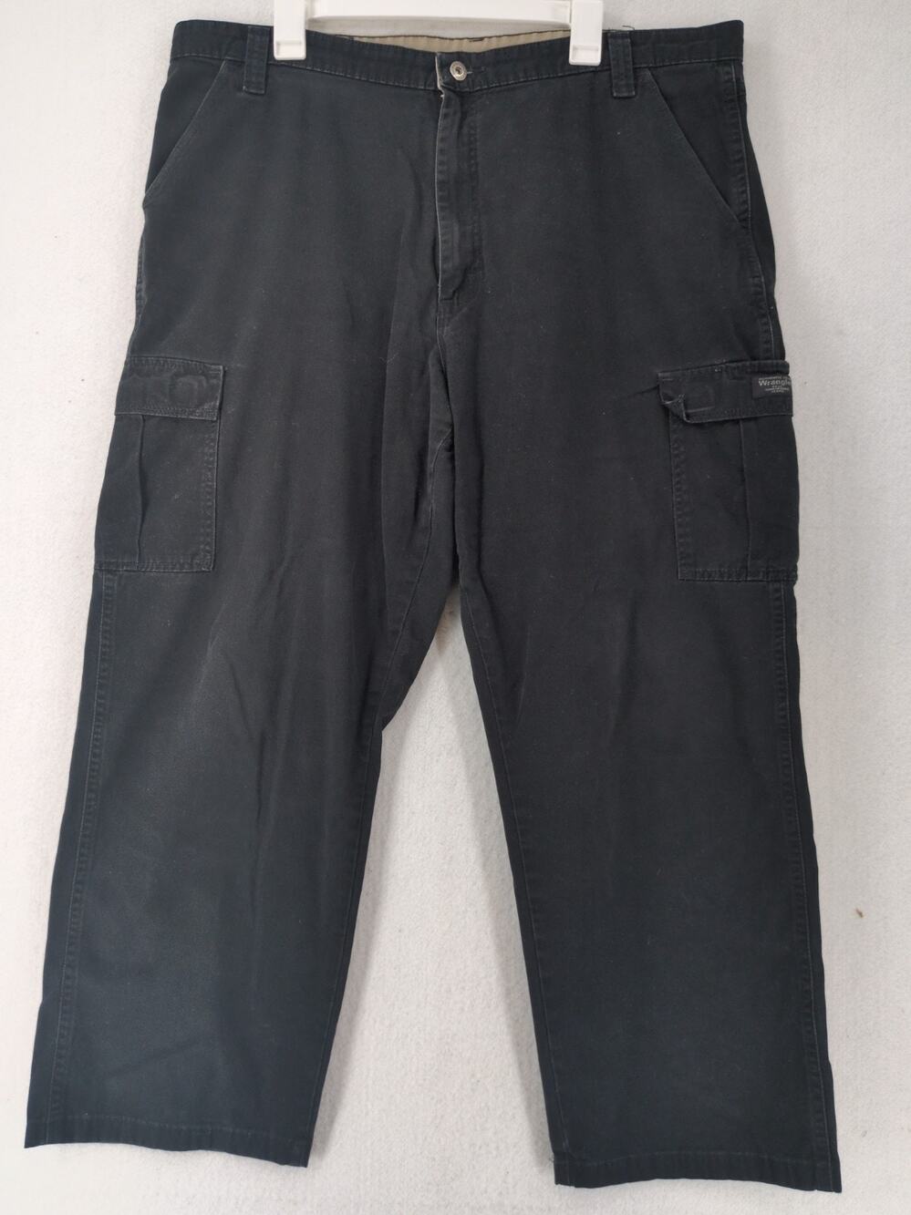 Wrangler Men's 40x 30 Black Cargo Pants Workwear Relaxed Fit
